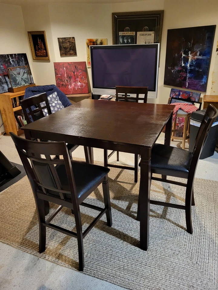 BEAUTIFUL ASHLEY HOME FURNITURE KITCHEN TABLE *BARELY USE NM!!* RECEIPT INCLUDED - Image 4 of 4