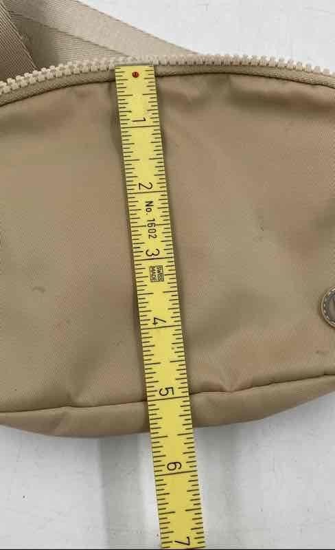 Lole Womens Tan Adjustable Strap Zipper Inner Pockets Waist Belt Bag