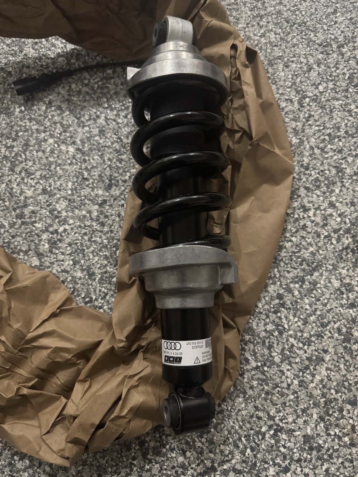 Lamborghini Huracan/ Audi R8 OEM Rear Shock Absorber- 4T0 512 019 S