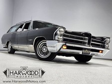 1965 Pontiac Bonneville Safari Wagon