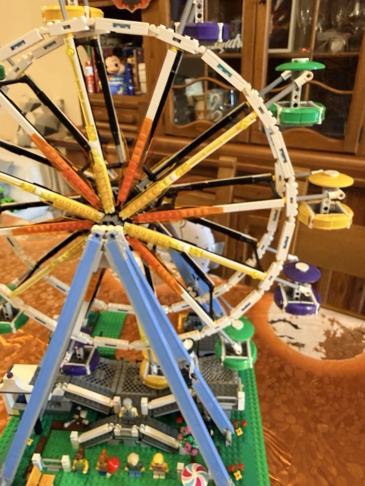 LEGO Creator 10247 Ferris Wheel, foto 4 di 5