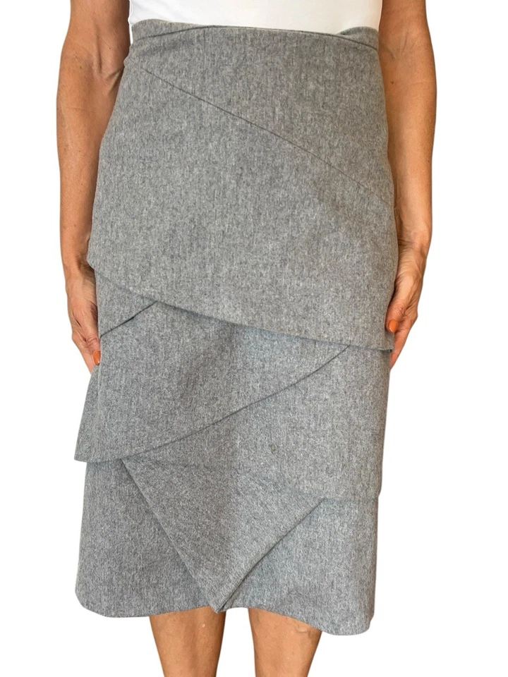 FALDA LÁPIZ ORIGAMI EN CAPAS FIELTRO LANA VIRGEN GRIS HECHA EN ITALIA MICHAEL KORS 12 Foto 4 de 4