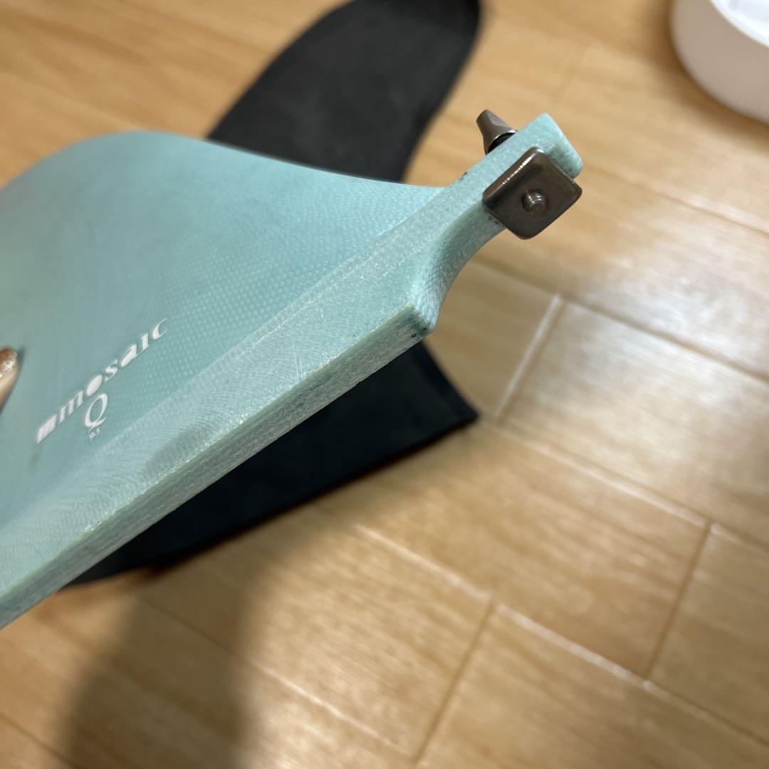 サーフィン フィン 水色 mosaic 9.5 カバーケース付き Light