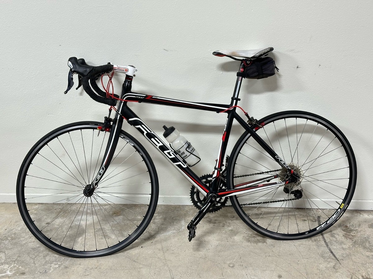 Felt Z85 Road Bike 54cm/Medium, Shimano 105, Carbon Fork Felt Z85 Road Bike 54cm/Medium, Shimano 105, Carbon Fork