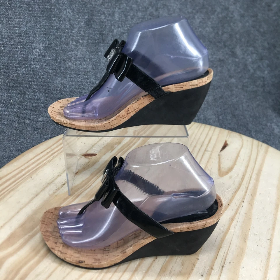 Sandalias BCBGeneration para mujer 8 M informales sin cordones tanga de cuña negras imitación cuero Foto 2 de 4