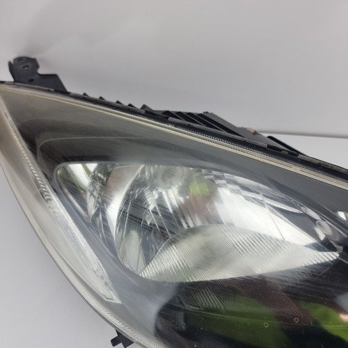Mazda 2 DE Right Headlight 09/07-09/14 Black Insert Type - Picture 4 of 13