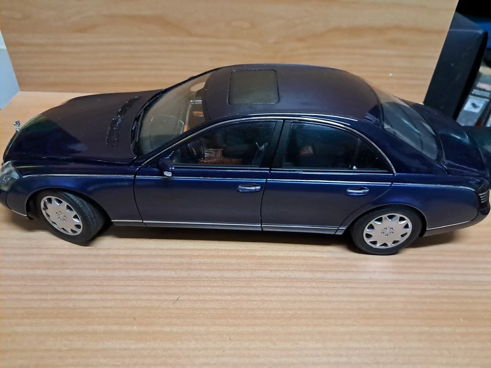 Autoart  Maybach 57 1/18 - Immagine 3 di 4