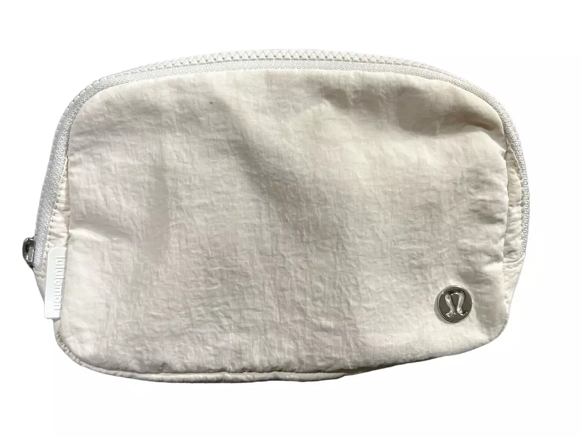 Lululemon Everywhere Belt bag Cream color