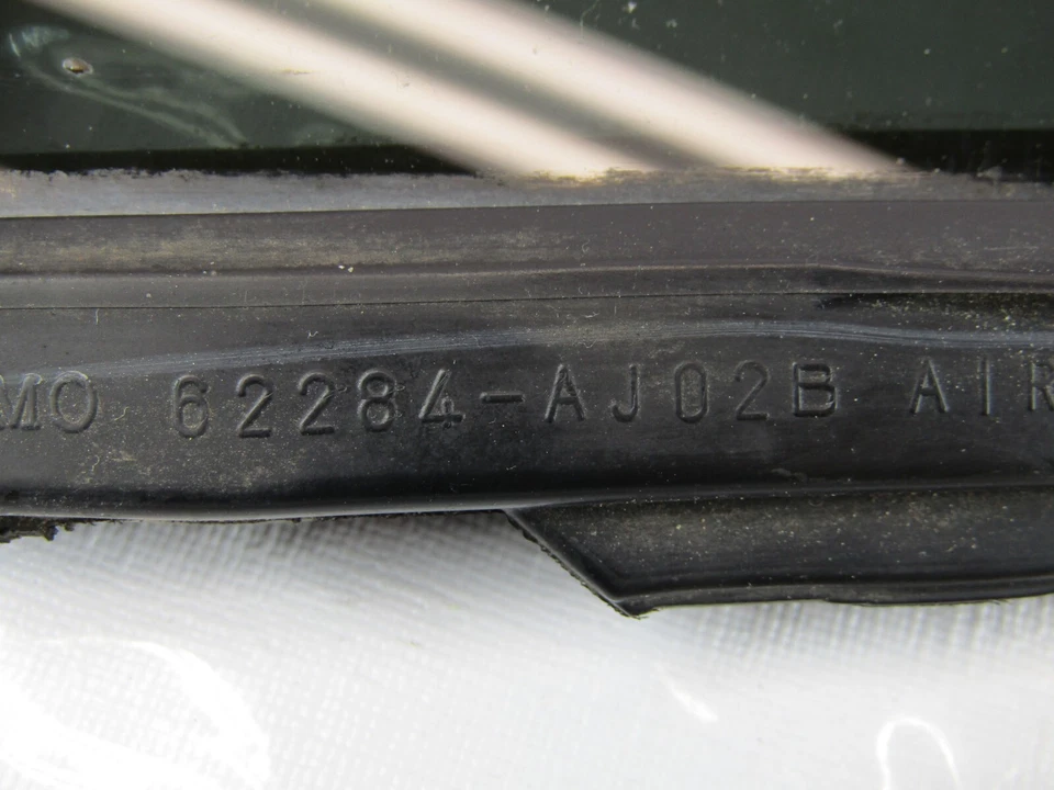 Subaru Outback 2010-2011 puerta trasera derecha cuarto ventana partición vidrio tintado Foto 2 de 4