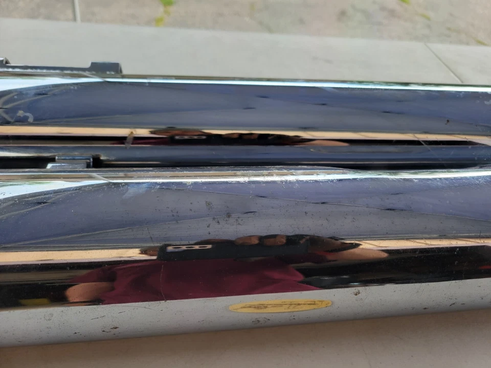 Silenciadores sin cordones cromados FL 95-16 Harley Davidson Twin Cam Freedom Performance 4" Foto 4 de 4