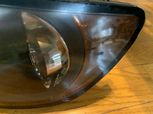 2004 - 2007 VOLVO S40 V50 LEFT DRIVER SIDE HEADLIGHT HEADLAMP 30698801~Shelf 9 - Picture 2 of 7