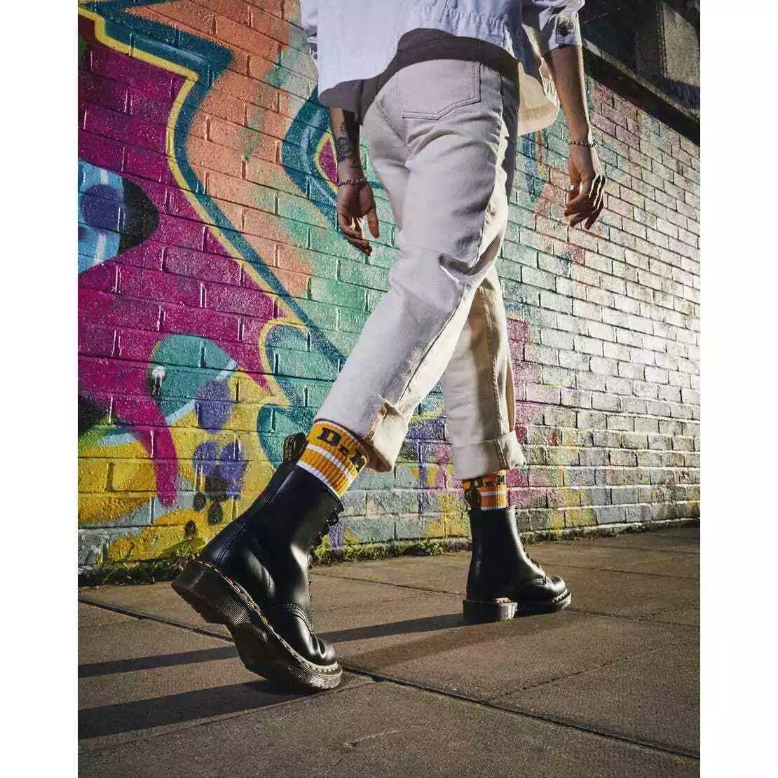 Dr. martens men's top diego lace up boot