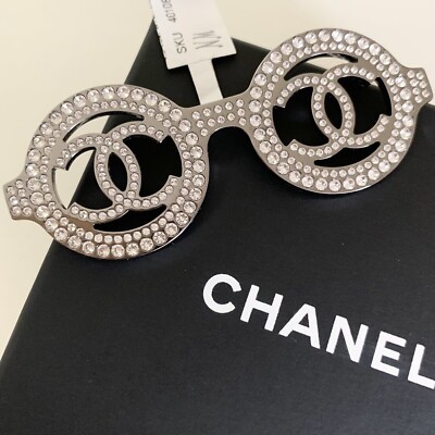 希少品◆入手困難♪【CHANEL】クリスタル セーフティピン brooch s-l400.jpg