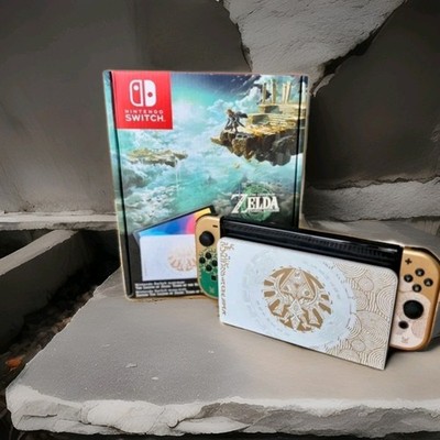 Nintendo Switch OLED   The Legend of Zelda Edition   + zelda Pro Controller 