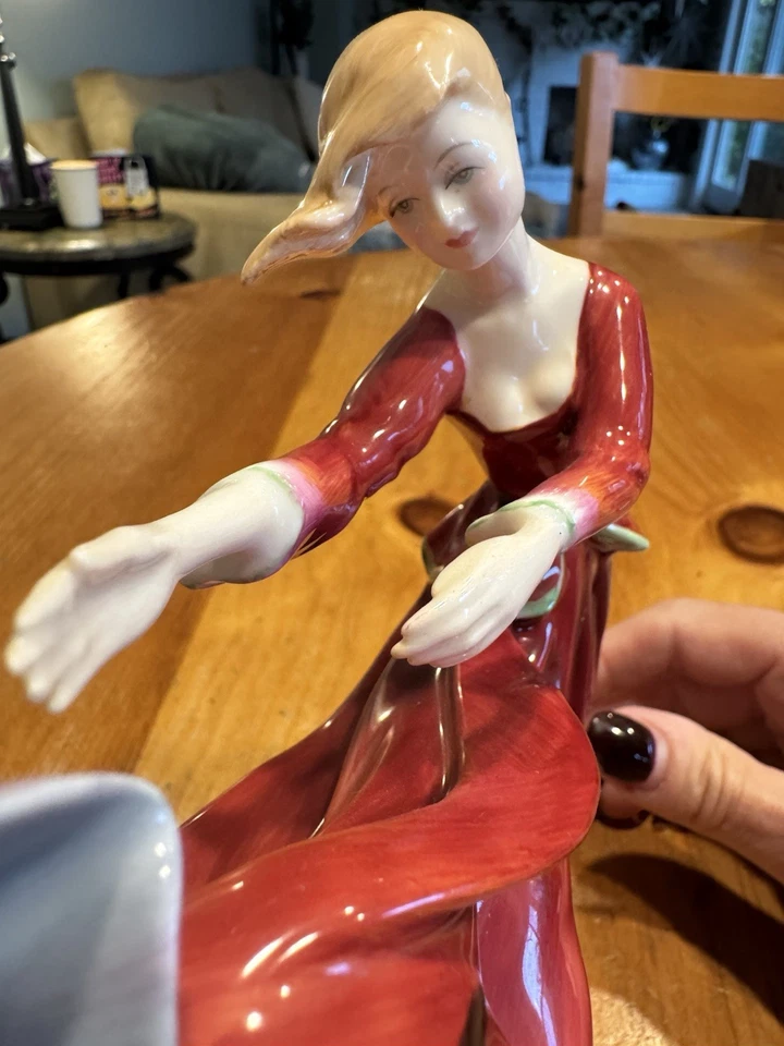 Royal Doulton Fiona HN 3252 Modelled by Douglas V. Tootle - Image 3 of 4