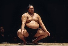 Akebono Taro born in Hawaii as Chad Rowan performs a ritual prior - Old Photo 4