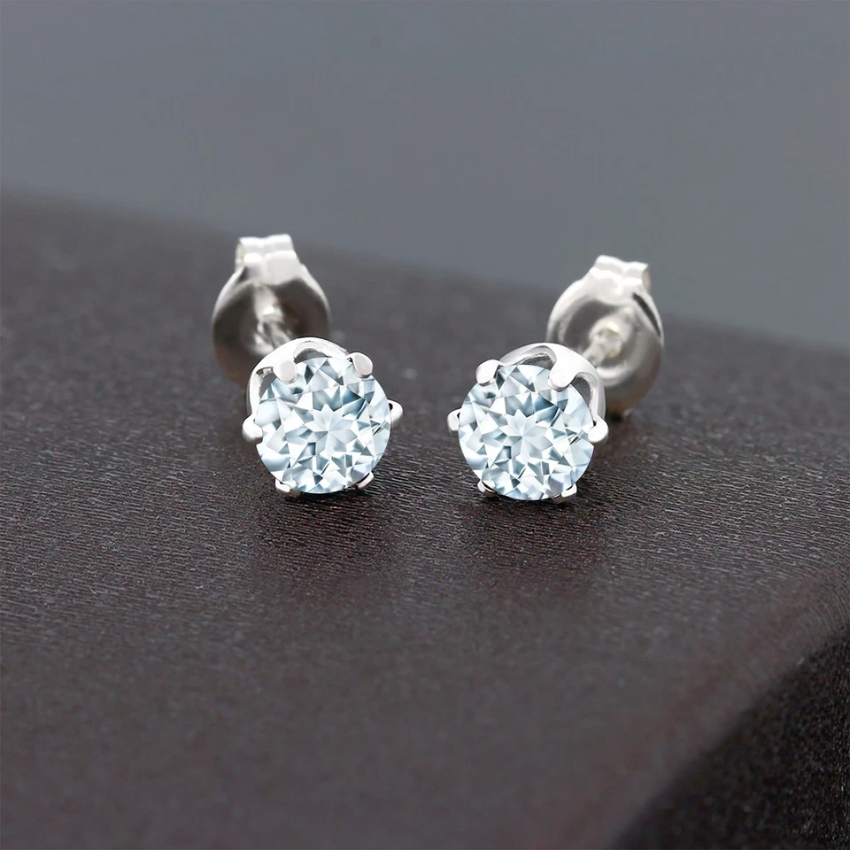 Aretes de latón enchapados en plata aguamarina azul cielo forma redonda de 0,88 quilates Foto 2 de 3