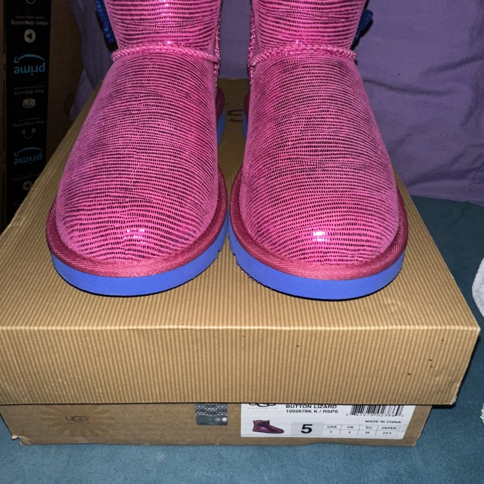 Bota Ugg Australia Niños Jóvenes Talla 5 Rosa Mini Bailey Botón Lagarto Foto 4 de 4