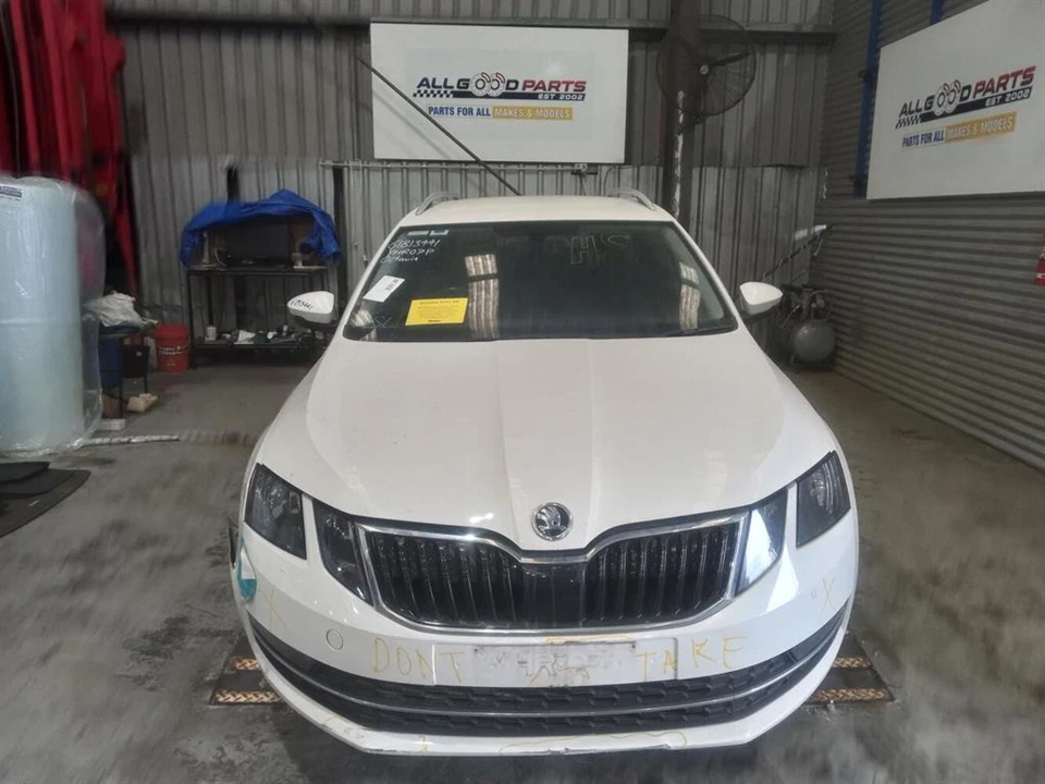 Skoda, Octavia Alternator Petrol 1.4, Czda Code, Valeo, Ne, 09/13 09/20 - image 2 of 4