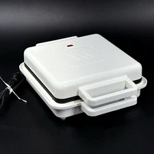 Toastmaster Waffle Maker 282 Cool Touch Family Size White Baker Iron-Tested