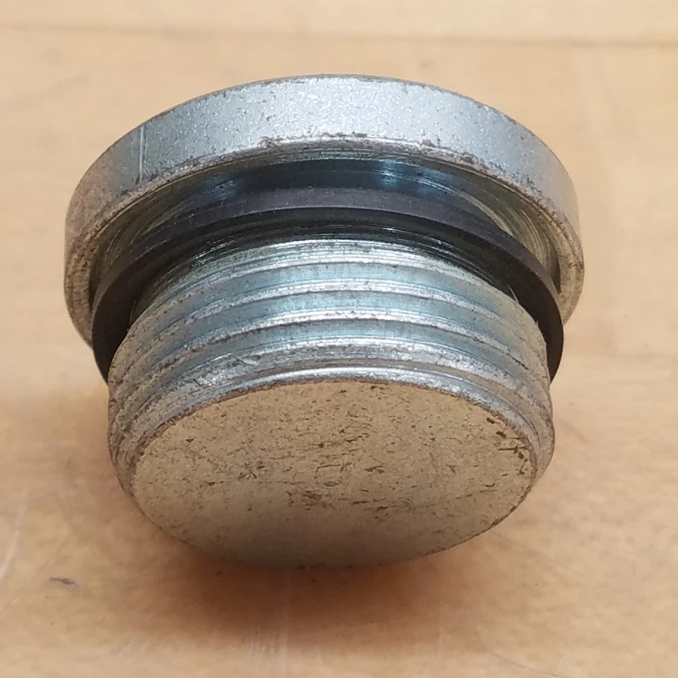 Parker VSTI112EDCF Hollow Hex Head Plug, 1-1/2" - USED - Image 3 of 4