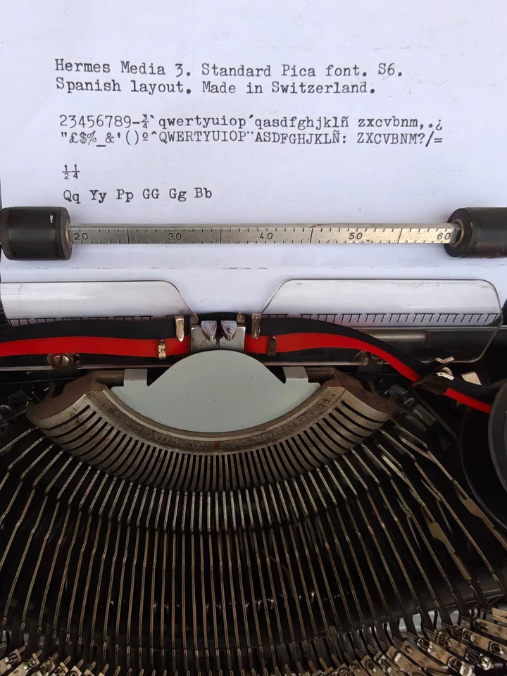 HERMES MEDIA 3 类型 WRITER。 标准图案 西班牙布局。 瑞士制造 1968 — 第 3/4 张图片