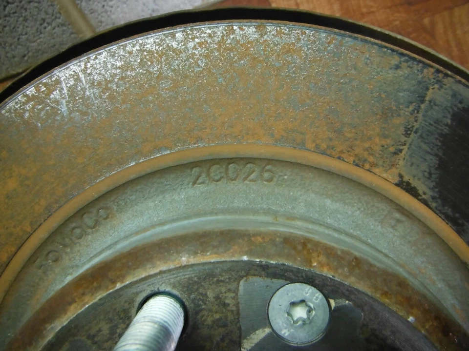 06-09 FORD FUSION MERCURY MILAN FRENO TRASERO DERECHO ROTOR DISCO BUJE HUSILLO Foto 3 de 4