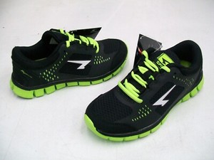 black casual runners