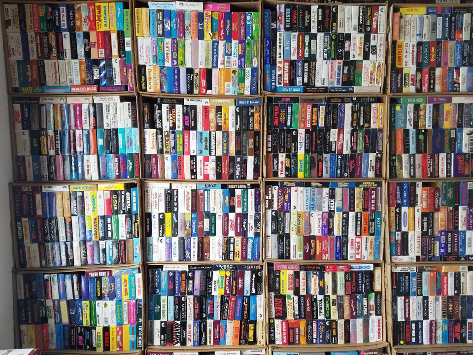 VHS 20/$30 HUGE LOT ACTION FITNESS SYFY HORROR ADVENTURE FANTASY COMEDY - Image 3 of 4