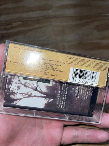 2 Hootie &The Blowfish Cassette Tapes - Cracked Rear View & Fairweather Johnson - Imagen 6 de 17