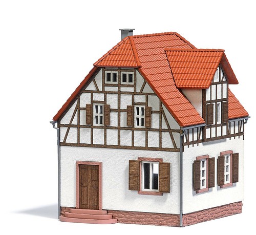 Busch 1672 - H0 - Arbeiterhaus mit Echtholz-Fachwerk | Zustand: Neu