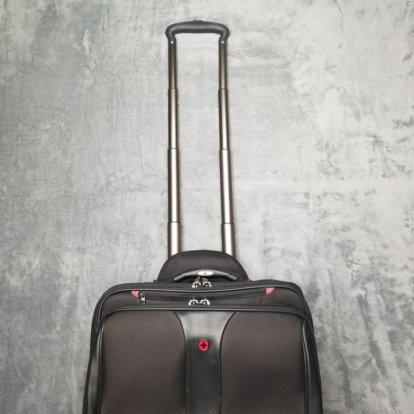 Swiss Gear Patriot Business Laptop Case Wheels Extendable Handle