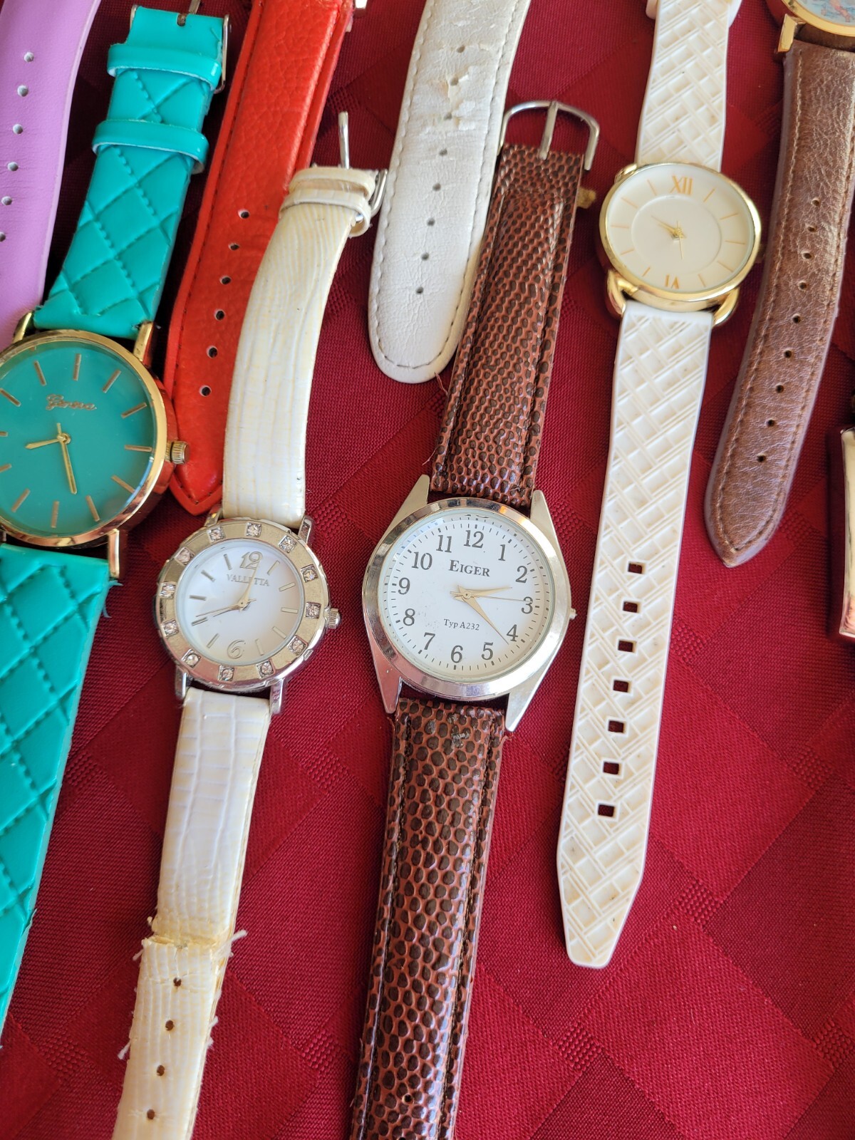 Lot Fashion Watches 32 Full Pieces W/Bands NonWorking Rework Upcycle 3