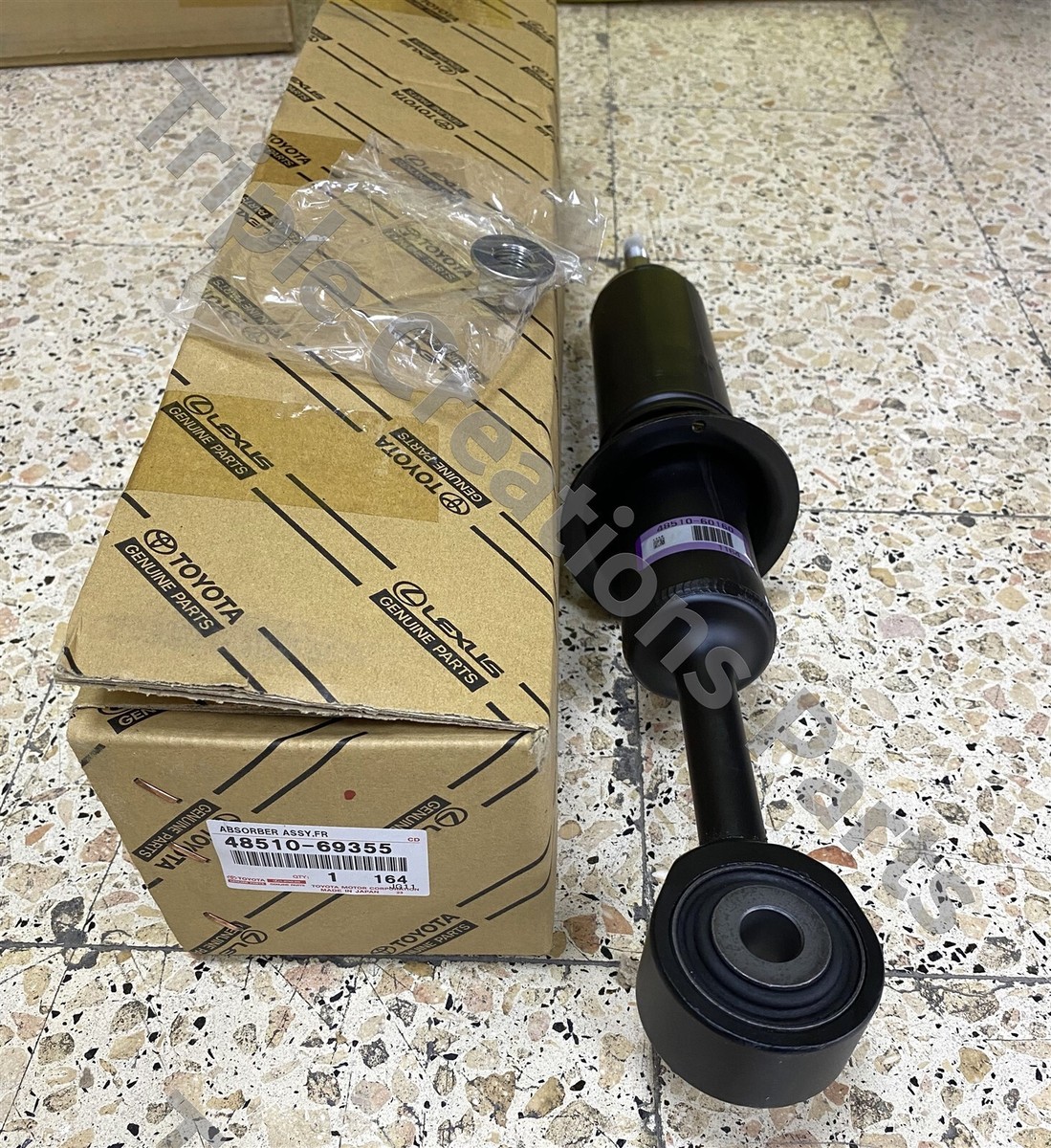 TOYOTA GENUINE 4851069355 ABSORBER ASSY, SHOCK, FRONT, RH or