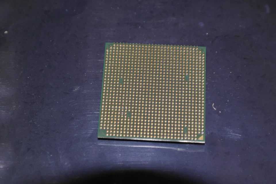 AMD SEMPRON 3000+ 1.8 GHz CPU PROCESSOR SDA3000DIO2BW Socket PGA 939 - Image 2 of 2