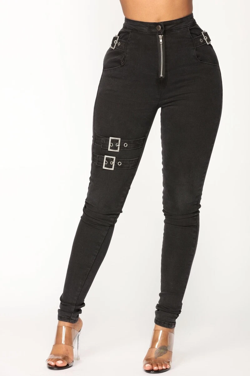 Fashion nova hotsell buckle jeans