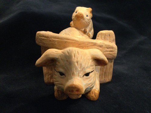 Pigs Playing Ceramic figurine Piglet on Back Piggy Stuck Fence Tan Cute 3.5” - Picture 3 of 9