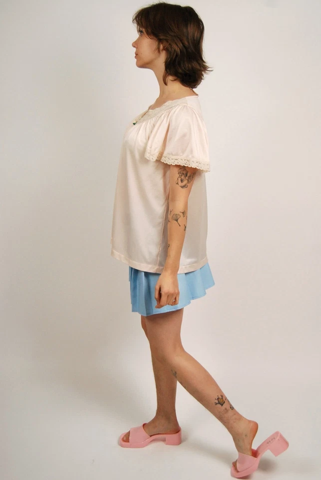 Ropa de dormir vintage rosa medio abotonada años 80 (M) coqueta delicada casa de campo Foto 2 de 4