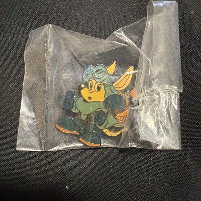 Rocket Knight Adventures Sparkster Sega Genesis SNES Promo Pin Badge - sealed
