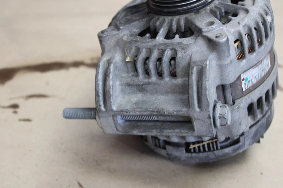 Dodge Challenger SRT8 2011-2023 OEM CARGADOR DE MOTOR ALTERNADOR Foto 3 de 4