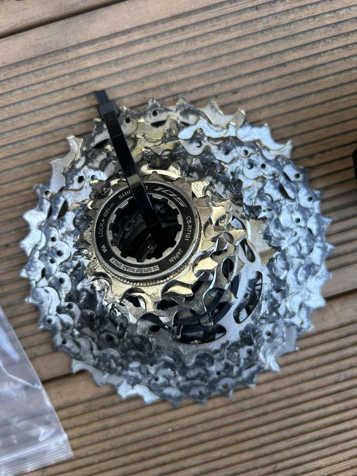 Shimano 105 12 speed R7100 Mechanical disc Groupset hydraulic 22  - Image 4 of 4