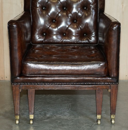 PAIR OF ANTIQUE REGENCY BROWN LEATHER CHESTERFIELD ARMCHAIRS EXTENDING STOOLS - Picture 5 of 12