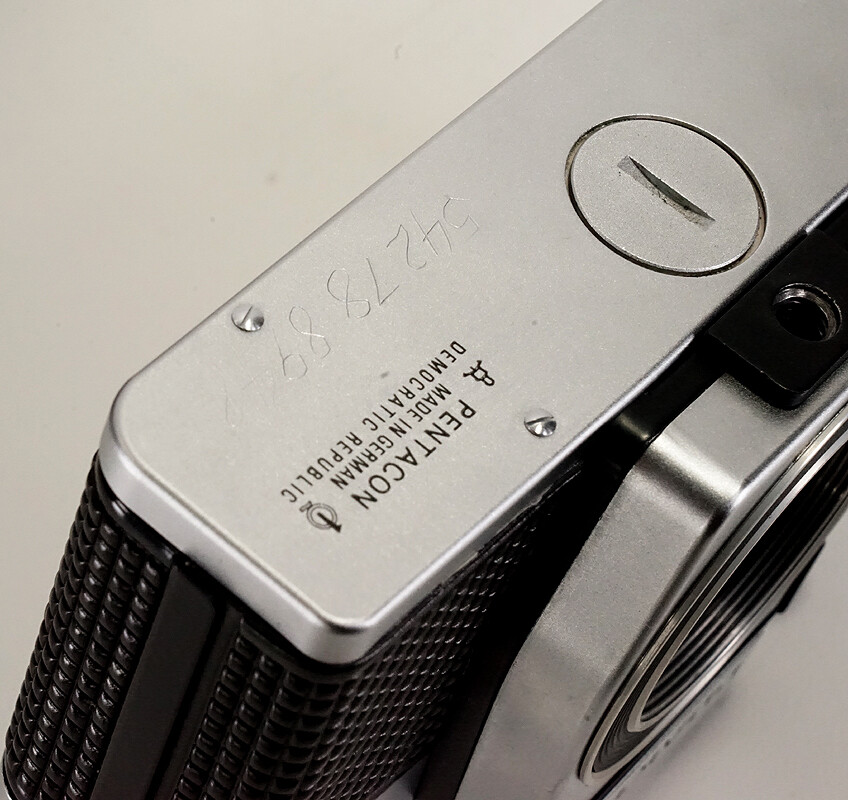 PENTACON PRAKTICA SUPER TL1000 BODY, MIRROR MISSING, FROZEN