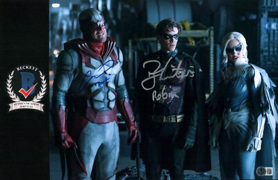 ALAN RITCHSON BRENTON THWAITES SIGNED TITANS DC 11X14 BECKETT BAS COA ...