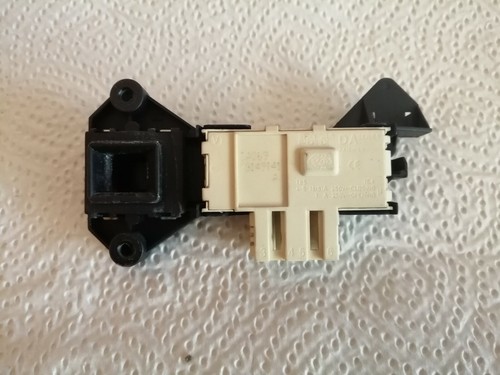 Türschloss Türverrigelung Waschmaschine Bauknecht Sensetive 14 Di Originalteil