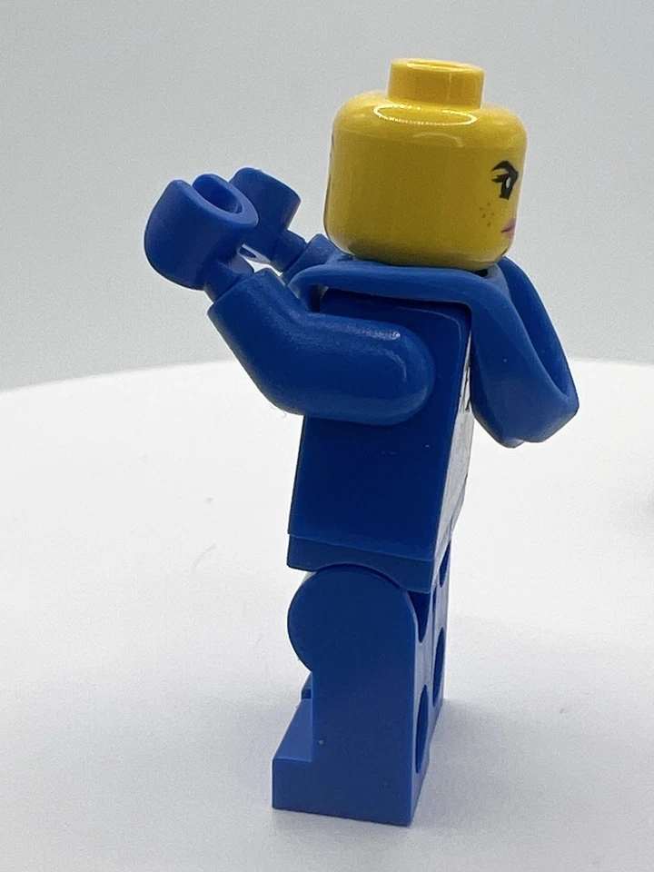 LEGO Wyldstyle Minifigure The LEGO Movie 70816 w/ Hood – Retired Authentic - Image 4 of 4