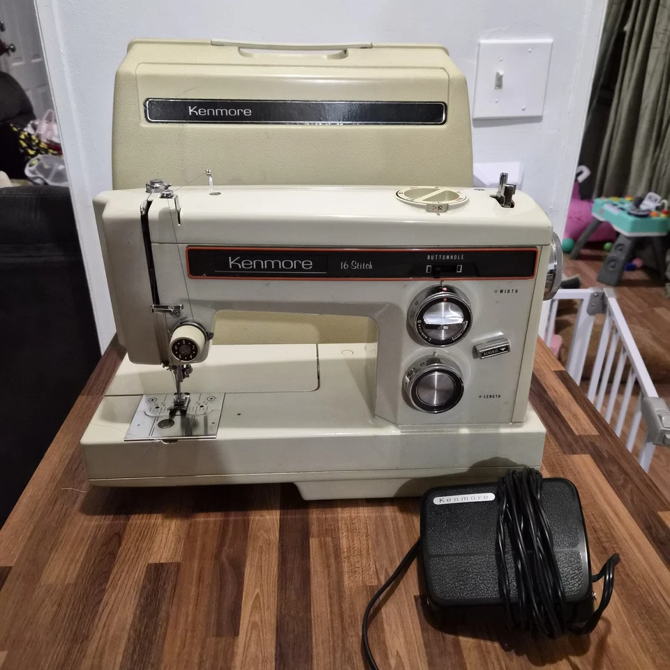 Винтажная швейная машина Kenmore Sears 158.15810 с педалью протестирована и работает - Изображение 2 из 4