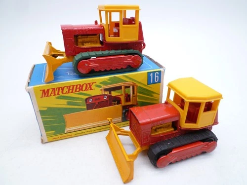 VINTAGE MATCHBOX LESNEY No.16d CASE BULLDOZER PAIR & ONE ORIGINAL BOX 1969