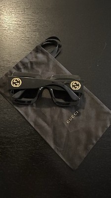Gucci Black Square Oversized Sunglasses with Gold Emblem Buy Gucci Oversized Square Sunglasses With Gold Tone Logo  main image 4