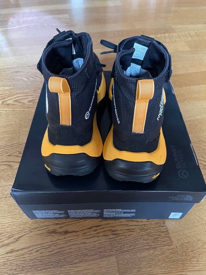 (ASK availability first) The North Face Summit Fa… - image 4